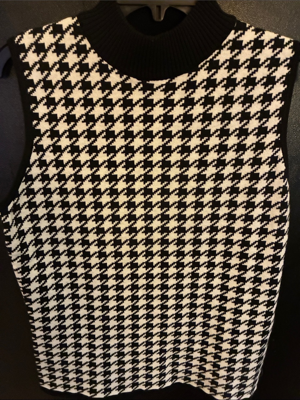 Jones New York Black and White Y2K Houndstooth Sleeveless Knit Tank L